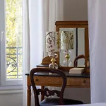 De Banville Hotel