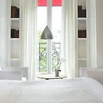 Hotel De Banville