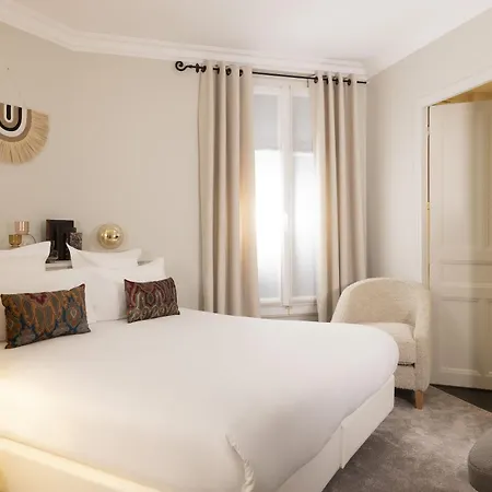 Szálloda De Banville 4*