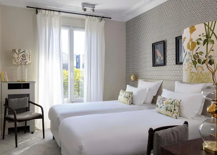 Hotel De Banville 4*