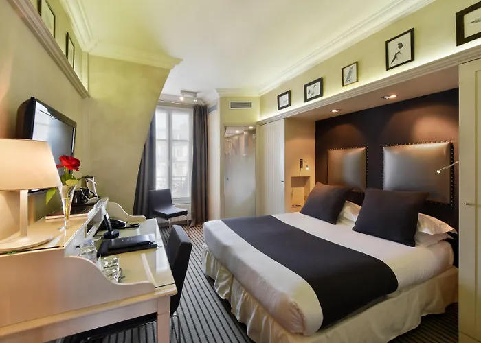 Hotel De Banville 4*