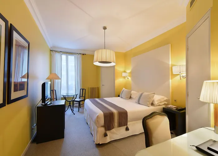 Hotel De Banville 4*