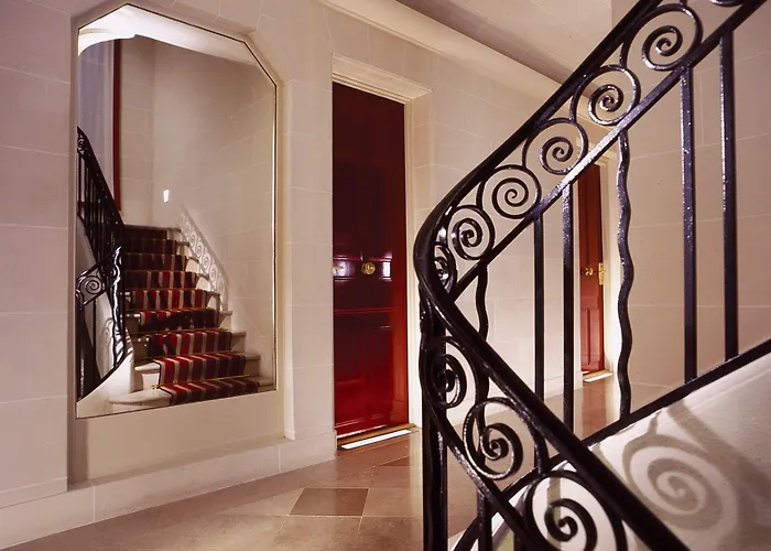 Hotel De Banville 4*