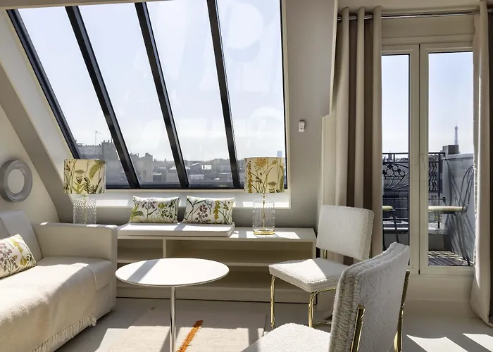 Hotel De Banville 4*