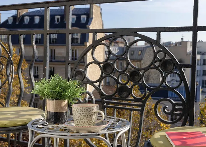Hotel De Banville 4*