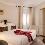 Hotel De Banville 4*