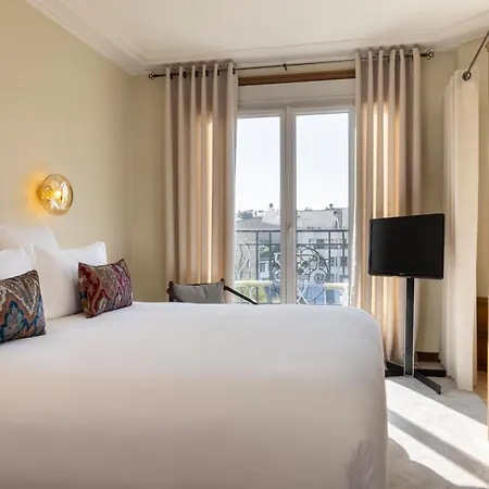 De Banville Hotel