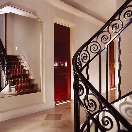 Hotel De Banville 4*