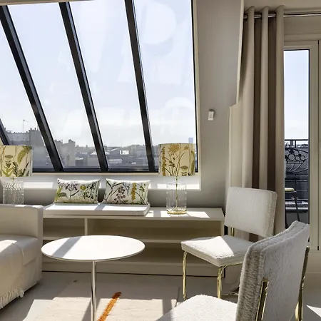 Hotel De Banville 4*