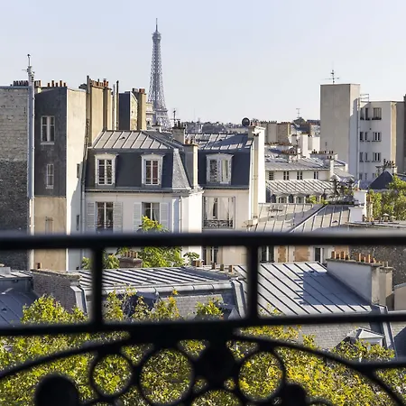 Hotel De Banville 4*