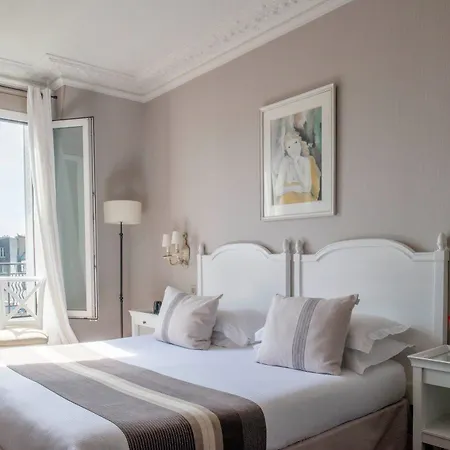 Hotel De Banville Paris