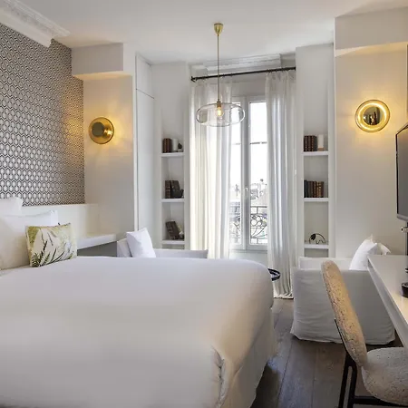 Hotel De Banville 4*