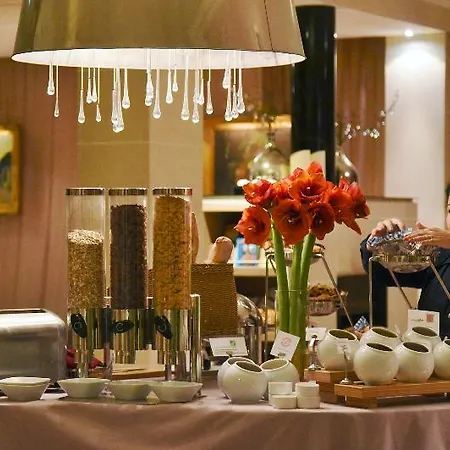 Hotel De Banville Paris